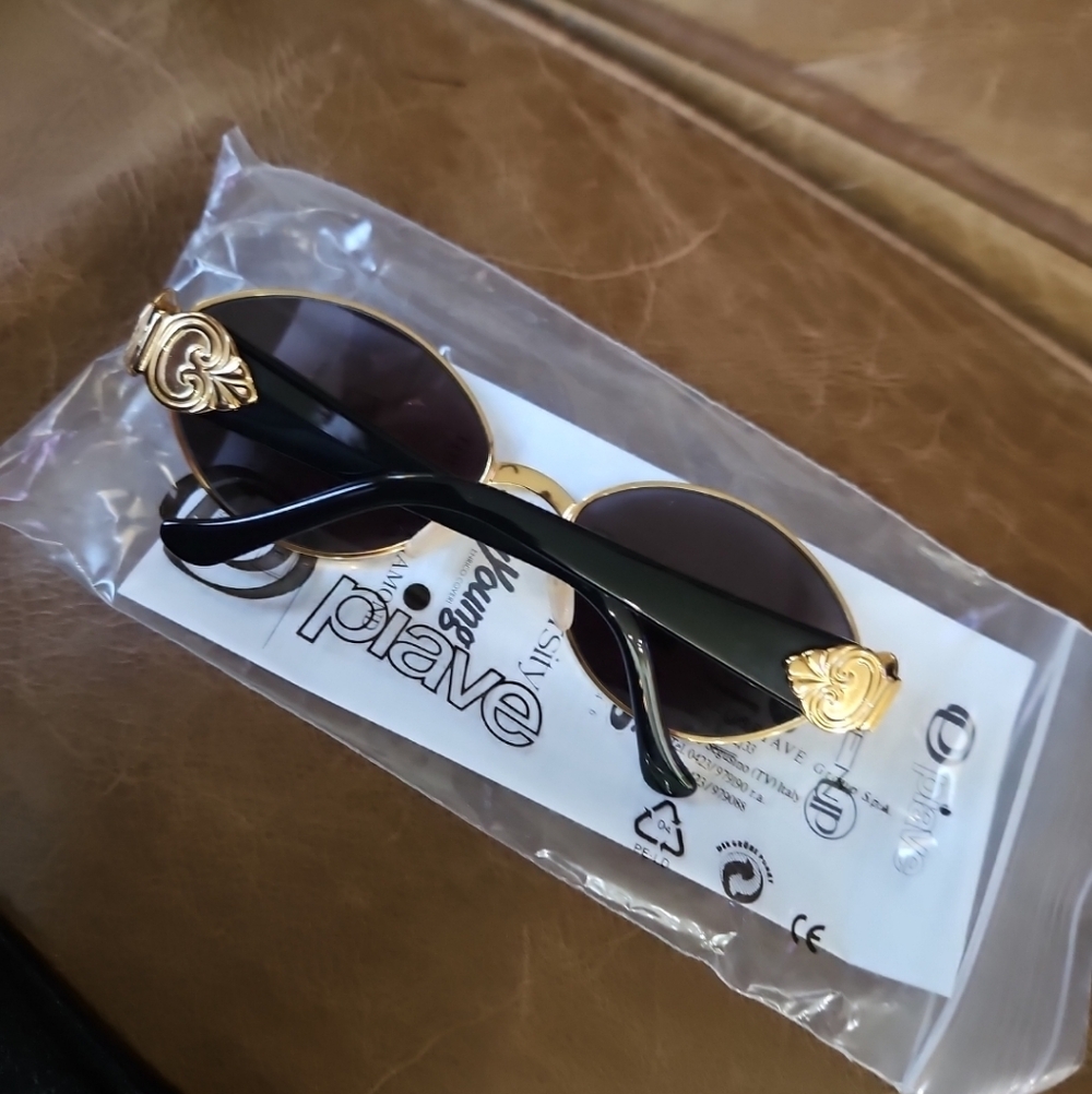 Vintage 90's NEW Sunglasses Made In Italy RIFLSSI by Piave Black Gold Accents - Picture 2 of 3